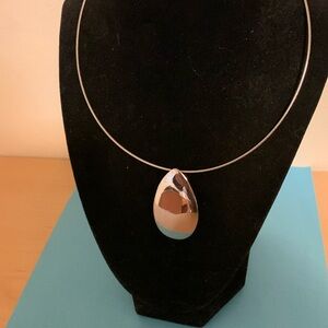 Beautiful choker style necklace 17”